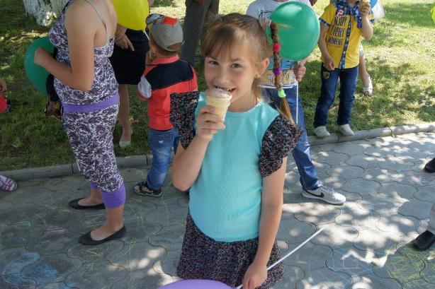 Социальная акция &laquo;Рисунок мелом на тему &laquo;Вместе дружная семья&raquo; 